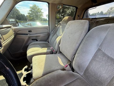 Used 2005 Chevrolet Avalanche LS w/ Chrome Exterior Package image 30