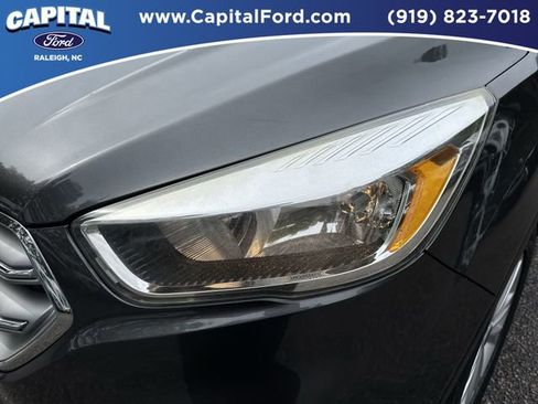 Used 2017 Ford Escape SE w/ SE Cold Weather Package AWD/4WD image 11