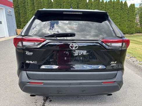 Certified 2023 Toyota RAV4 XLE w/ Convenience Package AWD/4WD image 4