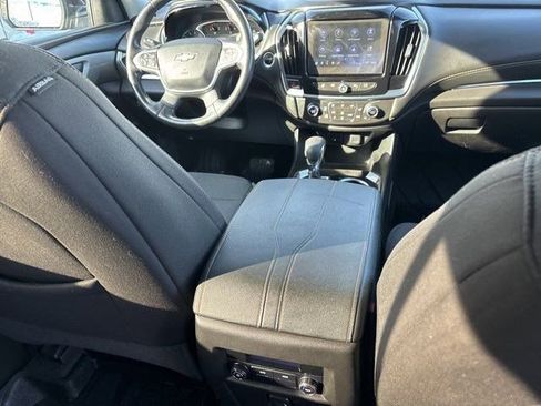 Used 2021 Chevrolet Traverse LT image 40