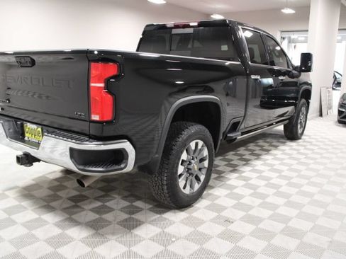 Used 2024 Chevrolet Silverado 2500 LTZ w/ LTZ Convenience Package AWD/4WD image 12