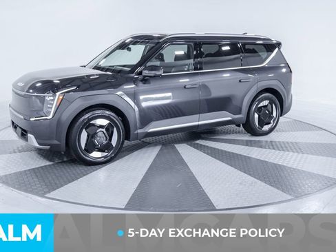 Used 2024 Kia EV9 Wind image 4