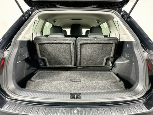 Used 2023 Volkswagen Tiguan SE FWD image 28