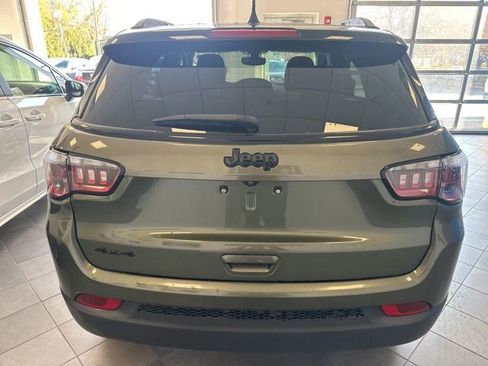 Used 2021 Jeep Compass Sport image 3