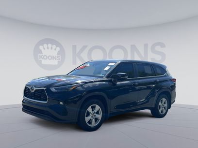 Used 2023 Toyota Highlander LE