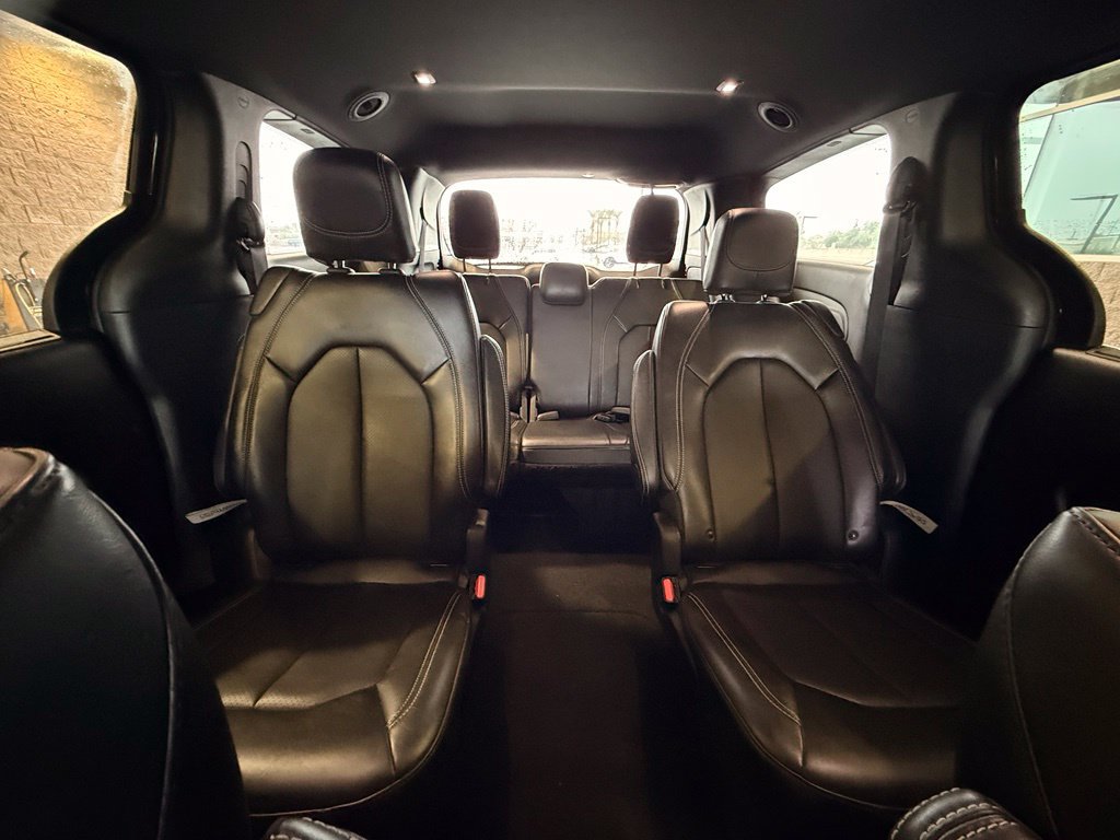 Used 2025 Chrysler Pacifica Select FWD image 16