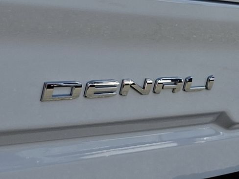 Used 2025 GMC Sierra 3500 Denali image 33