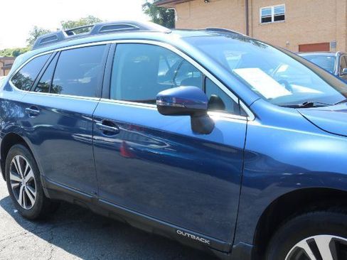 Used 2019 Subaru Outback 2.5i Limited AWD/4WD image 3