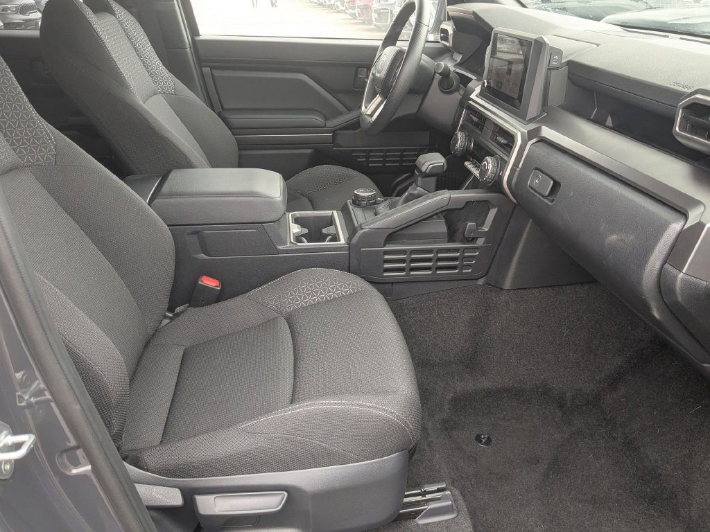 Used 2025 Toyota 4Runner SR5 AWD/4WD image 27