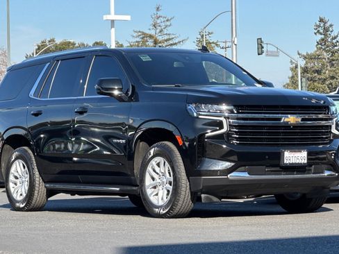 Used 2022 Chevrolet Tahoe LT w/ Luxury Package image 2