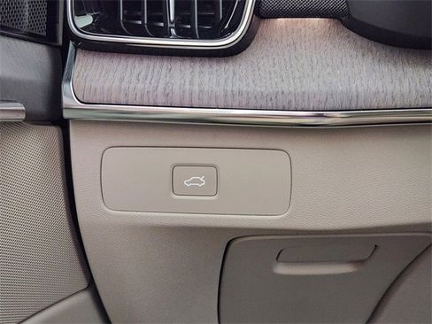 New 2026 Volvo XC90 B6 Ultra image 22