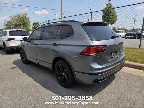 Used 2023 Volkswagen Tiguan SE R-Line FWD image 3
