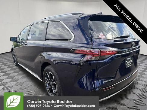Used 2026 Toyota Sienna Platinum AWD/4WD image 5