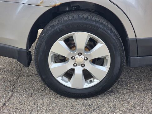 Used 2010 Subaru Outback 2.5i Premium AWD/4WD image 10