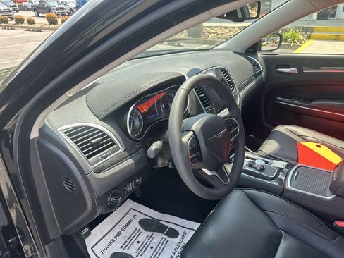 New 2023 Chrysler 300 Touring L w/ Popular Equipment Group image 15
