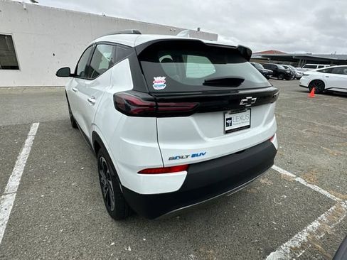 Used 2023 Chevrolet Bolt EUV Premier w/ Sun & Sound Package FWD image 7