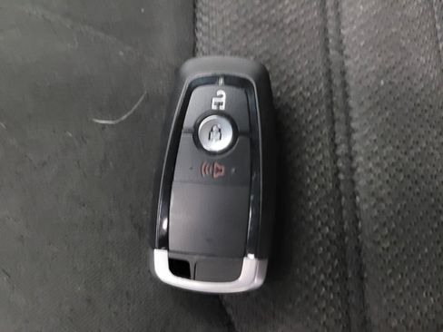 Used 2019 Ford Fusion SE FWD image 32