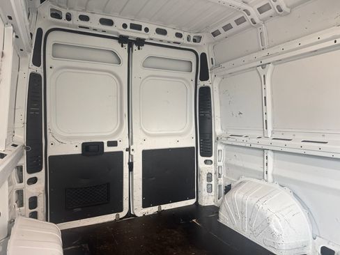 Used 2020 RAM ProMaster 2500 w/ Interior Convenience Group FWD image 16