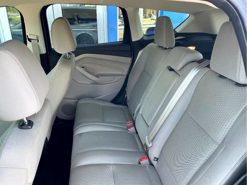 Used 2017 Ford Escape SE FWD image 9