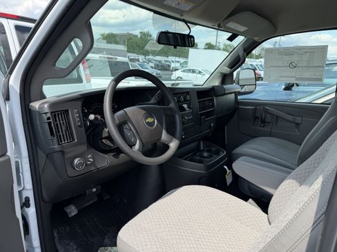 New 2026 Chevrolet Express 3500 Extended RWD image 11