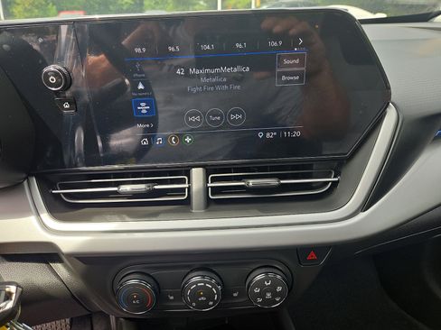 Used 2024 Chevrolet Trax LS w/ LS Convenience Package FWD image 25