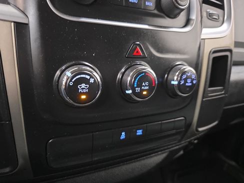 Used 2013 RAM 1500 Classic SLT image 37