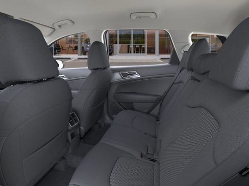 New 2025 Kia Sportage LX image 18
