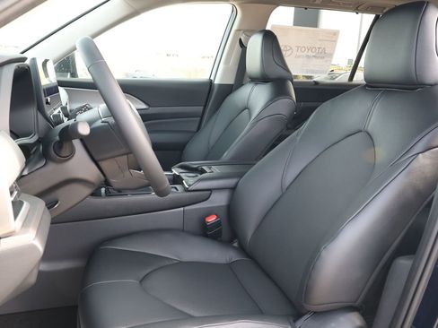New 2026 Toyota Grand Highlander Limited image 28