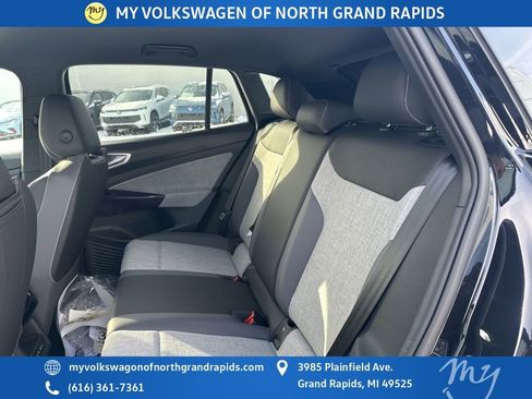 New 2025 Volkswagen ID.4 Pro image 14