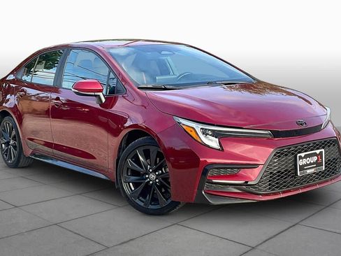 Used 2024 Toyota Corolla SE FWD image 3