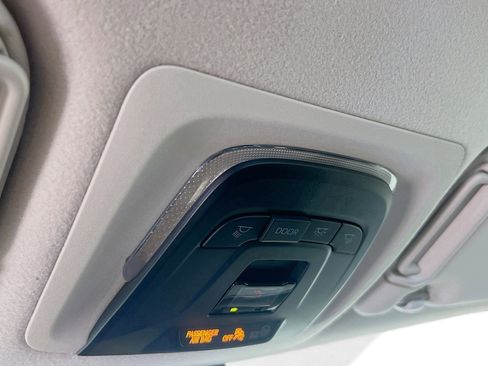 Used 2025 Toyota Corolla LE image 22