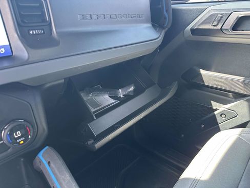 Certified 2024 Ford Bronco Black Diamond AWD/4WD image 19