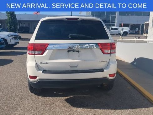 Used 2012 Jeep Grand Cherokee Laredo w/ Laredo E Group AWD/4WD image 6