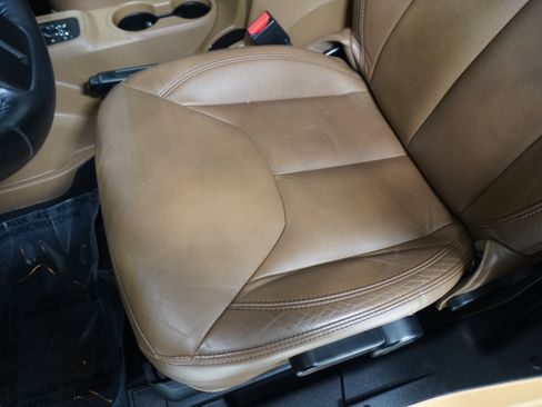 Used 2013 Jeep Wrangler Sahara w/ Connectivity Group image 11