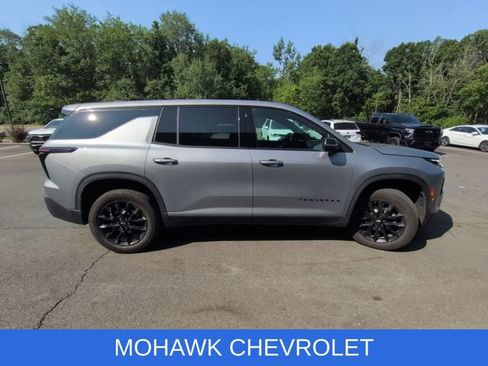 Used 2024 Chevrolet Traverse LS w/ Midnight/Sport Edition FWD image 13