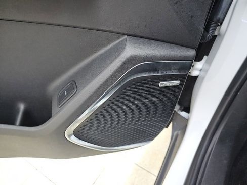 Used 2025 GMC Acadia Elevation image 28