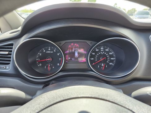 Used 2020 Kia Sedona L FWD image 25
