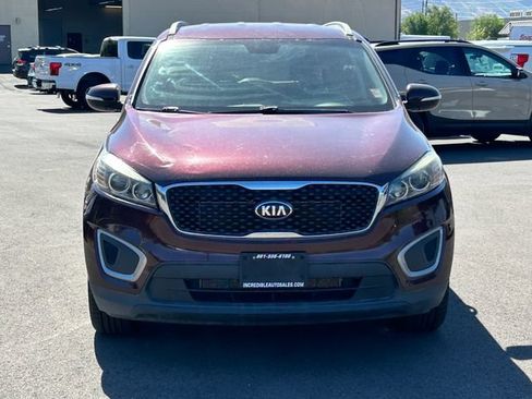 Used 2017 Kia Sorento FWD image 9