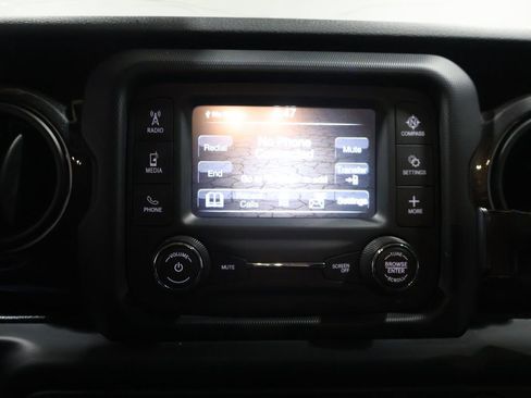 Used 2019 Jeep Wrangler Unlimited Sport image 24