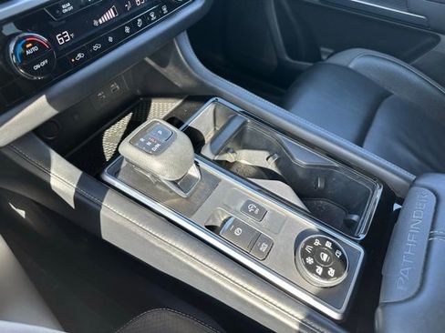 Used 2022 Nissan Pathfinder SL w/ SL Premium Package image 18