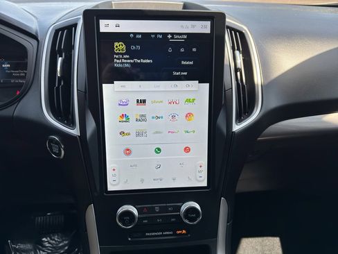 Used 2024 Ford Edge SEL image 12