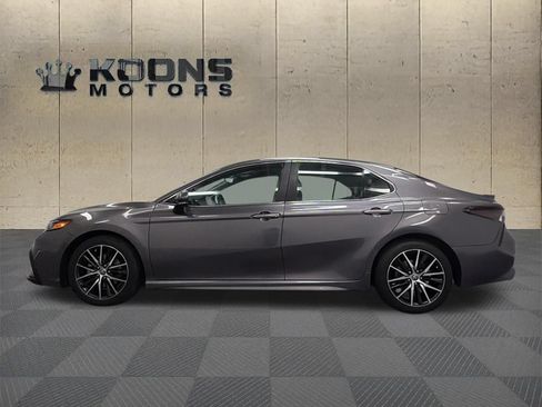 Used 2022 Toyota Camry SE FWD image 4