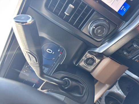 New 2025 Ford F250 Lariat w/ Lariat Ultimate Package AWD/4WD image 45