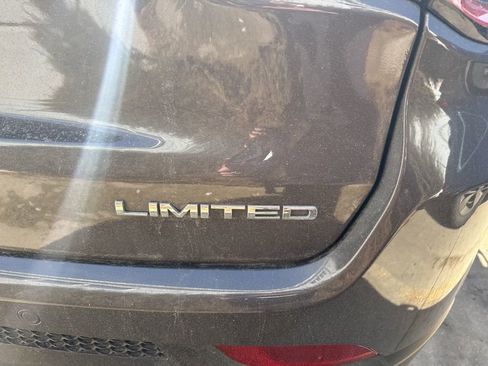 Used 2024 Jeep Compass Limited image 5