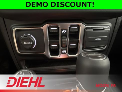 New 2025 Jeep Gladiator Sport image 33