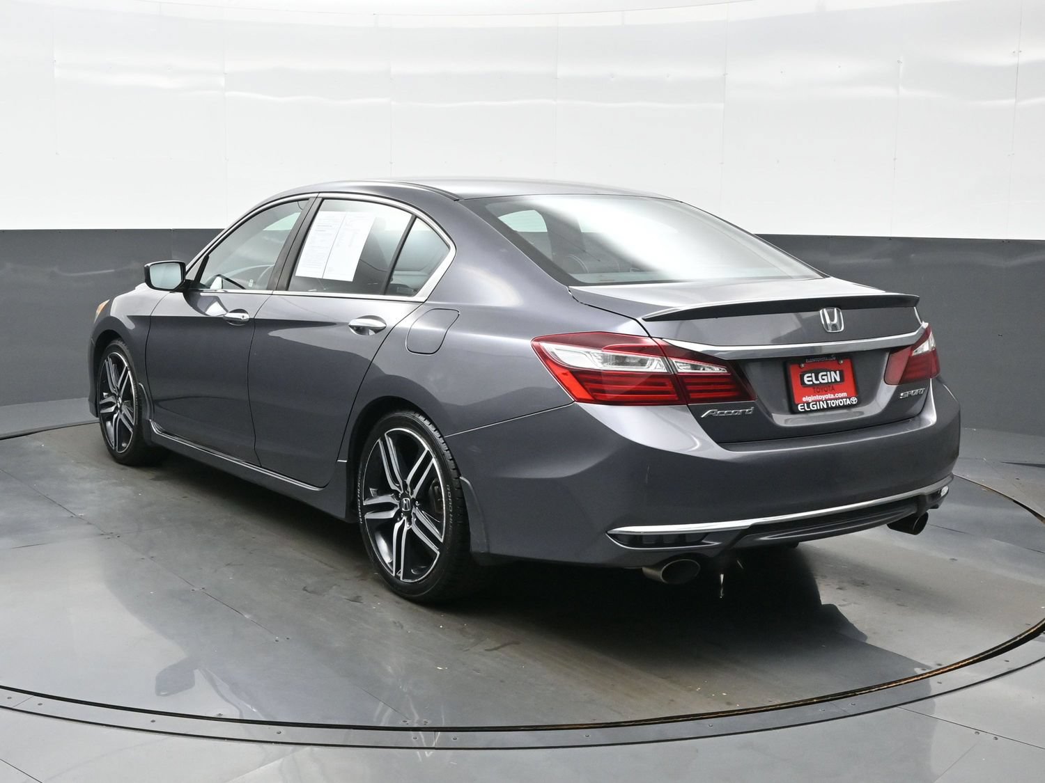 Used 2017 Honda Accord Sport image 4
