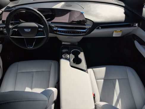 New 2026 Cadillac Lyriq Luxury image 23