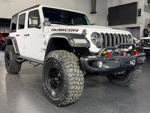Used 2024 Jeep Wrangler Unlimited Rubicon w/ Capability Package image 2