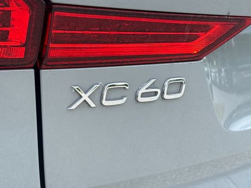Used 2025 Volvo XC60 B5 Ultra w/ Protection Package Premier AWD/4WD image 17