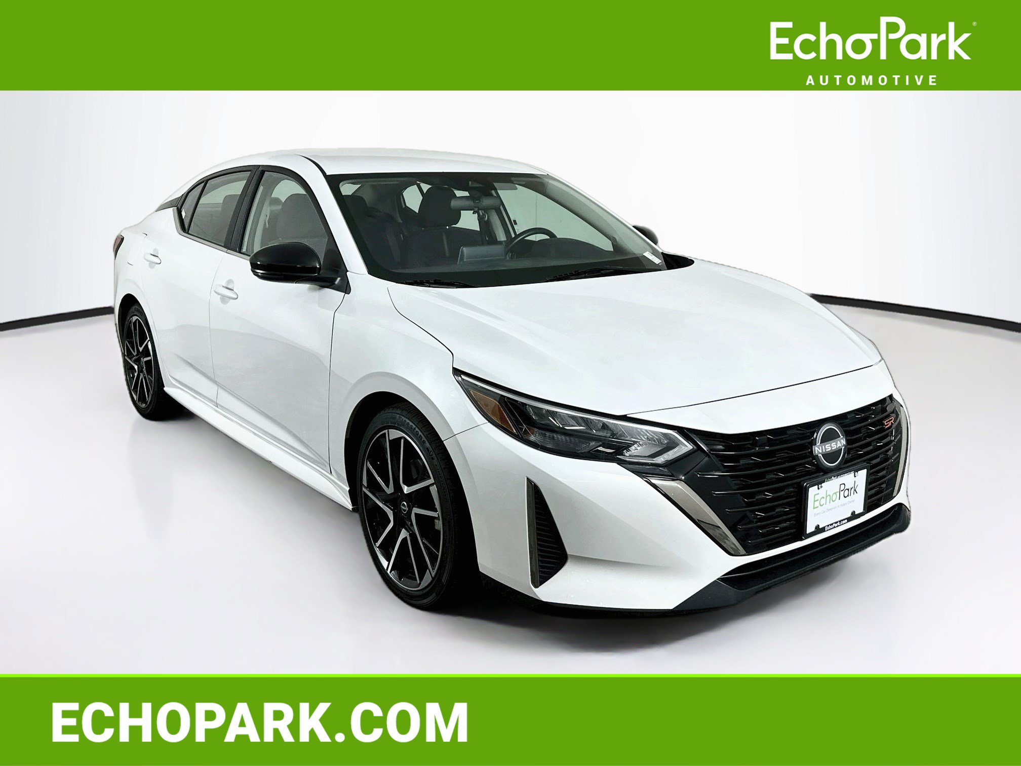 Used 2025 Nissan Sentra SR FWD image 1